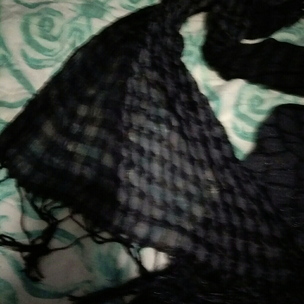 Two Light Weight Reversible Spring Scarves - Picture 3 of 4